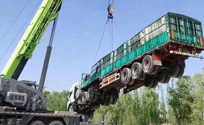 康巴什区道路脱困救援案例